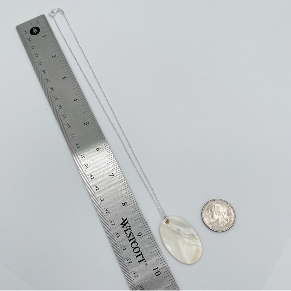 Natural Shell Mother of Pearl Pendant Necklace - Picture 4 of 9